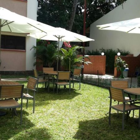 Indiana Beach Apartments Bamburi Exterior photo